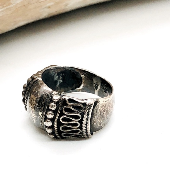 Antique Vintage Repousse Silver Ring - Picture 9 of 11
